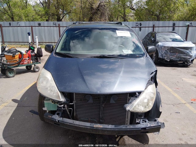 Toyota Sienna Ce