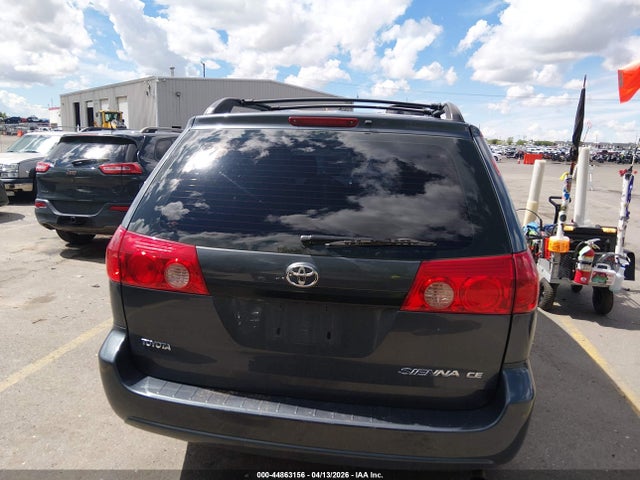 Toyota Sienna Ce