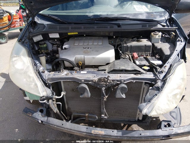 Toyota Sienna Ce