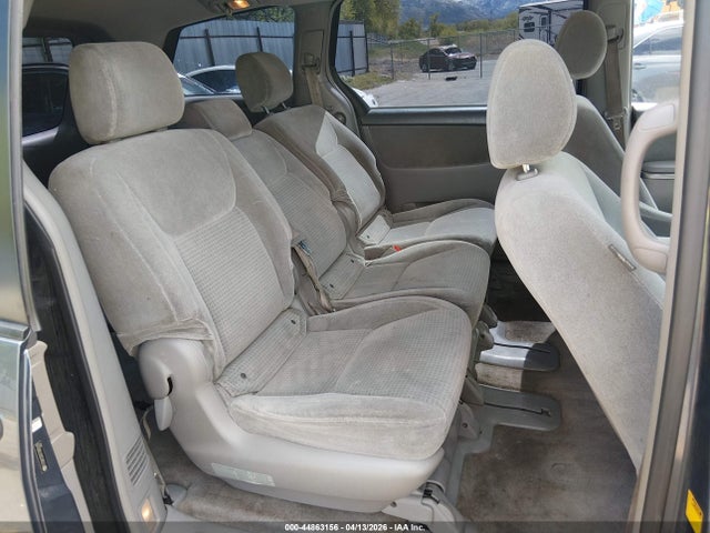 Toyota Sienna Ce