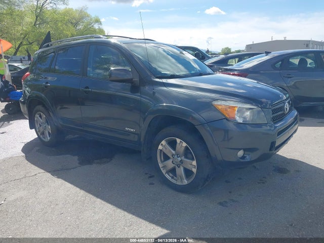Salvage Toyota RAV4 Image