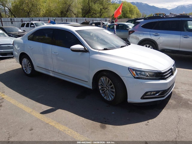 Salvage Volkswagen Passat Image
