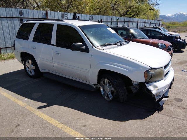Salvage Chevrolet Trailblazer Image