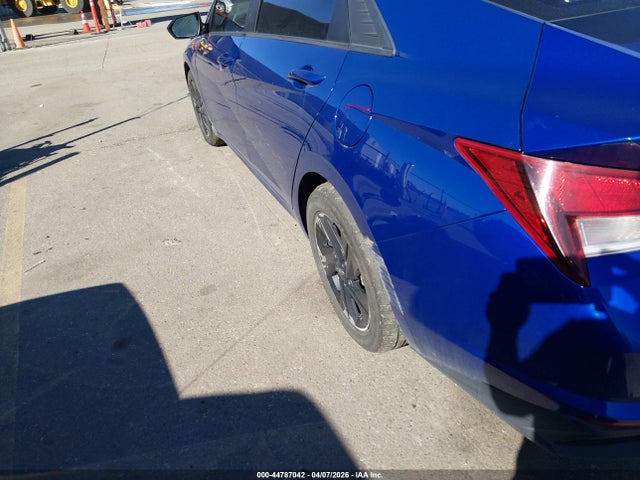 Hyundai ELANTRA Sel
