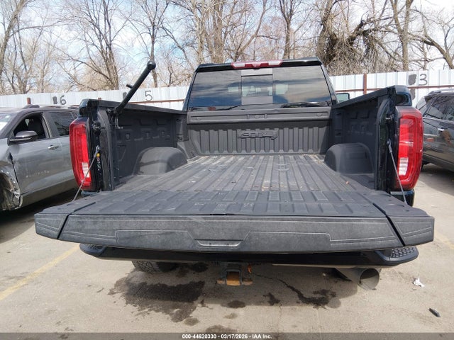 General Motors Sierra 3500HD 4wd  Standard Bed At4