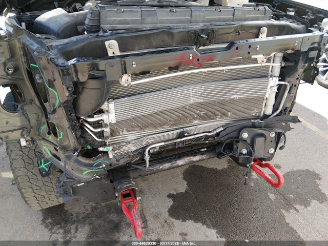 General Motors Sierra 3500HD 4wd  Standard Bed At4
