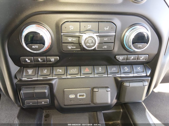 General Motors Sierra 3500HD 4wd  Standard Bed At4