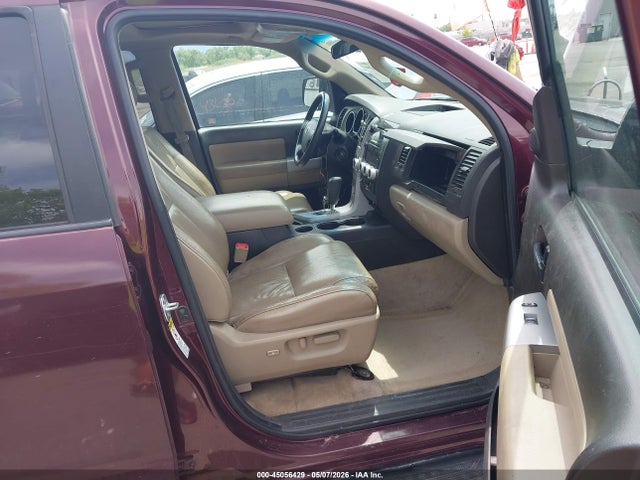 Toyota Sequoia Sr5 5.7l V8