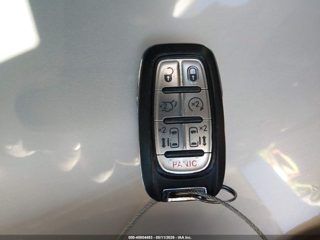 Chrysler Pacifica Touring-l