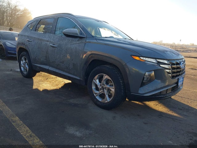 Salvage Hyundai TUCSON Image