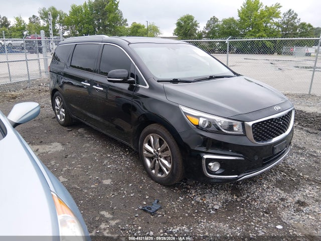 Salvage Kia Sedona Image