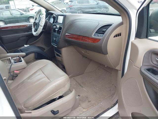 Chrysler Town & Country Touring-l