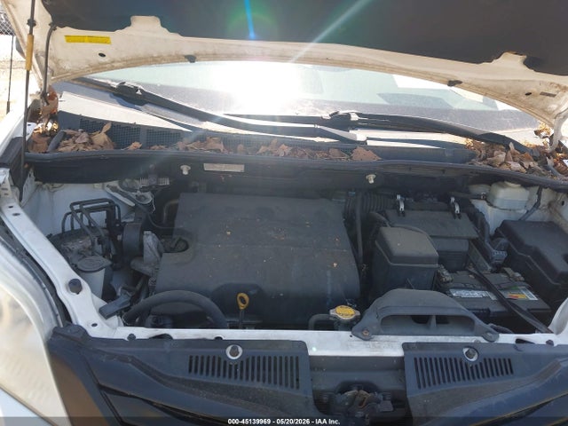 Toyota Sienna Base V6 7 Passenger