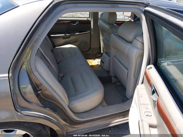 Cadillac DeVille Standard