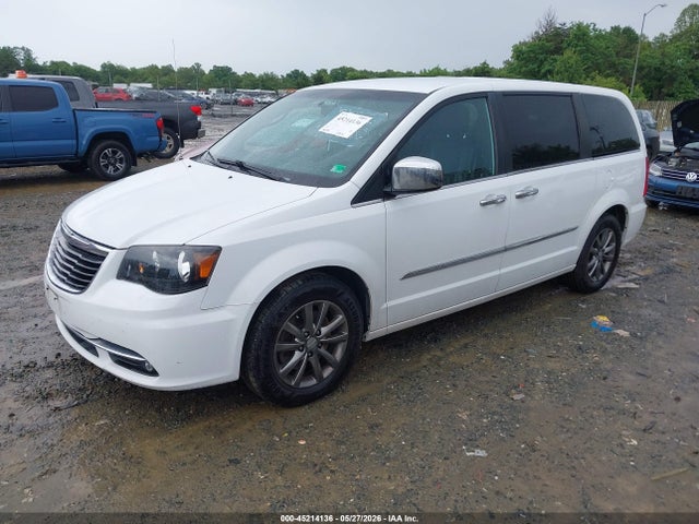 Chrysler Town & Country S