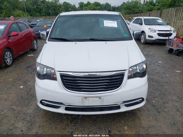 Chrysler Town & Country S