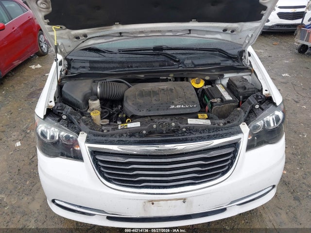 Chrysler Town & Country S