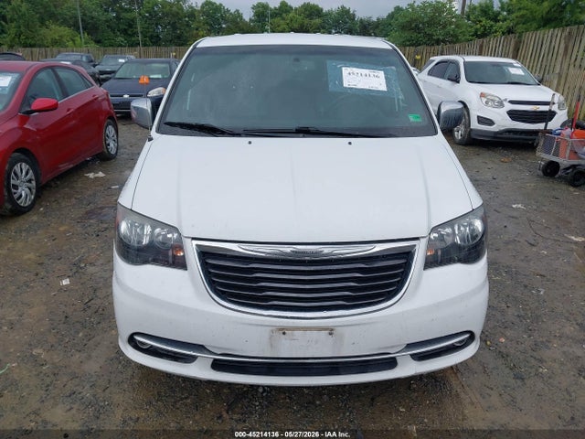 Chrysler Town & Country S