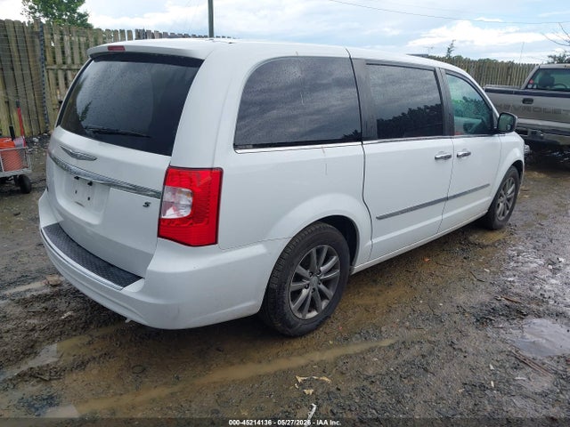 Chrysler Town & Country S