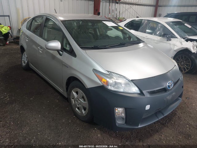 Salvage Toyota Prius Image