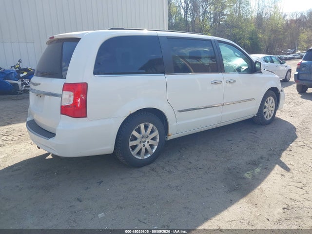 Chrysler Town & Country Touring