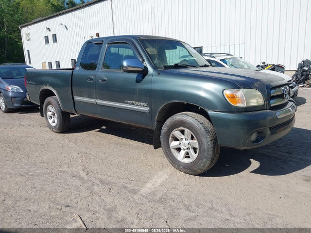 Salvage Toyota Tundra Image