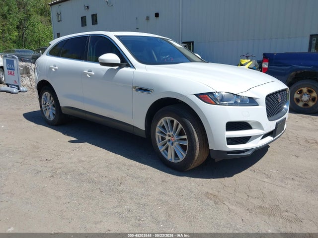 Salvage Jaguar F-PACE Image