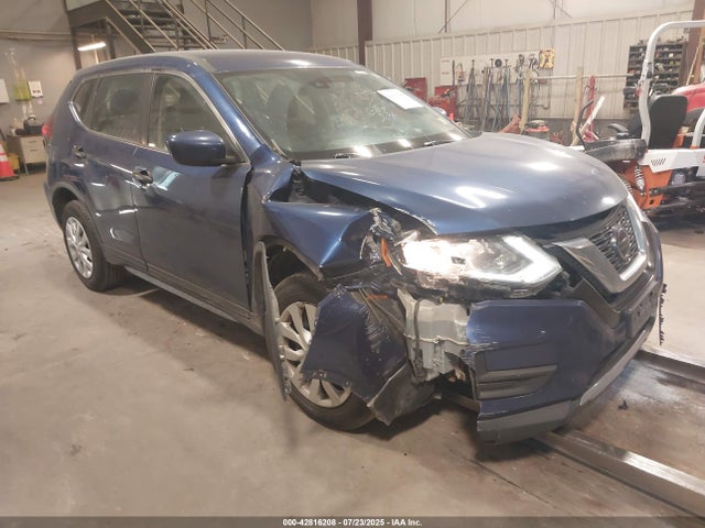 Salvage Nissan Rogue Image