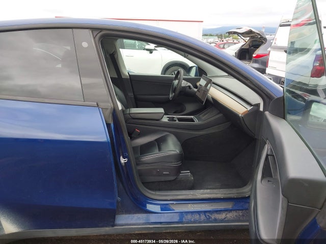 Tesla Model Y Long Range Dual Motor All-wheel Drive