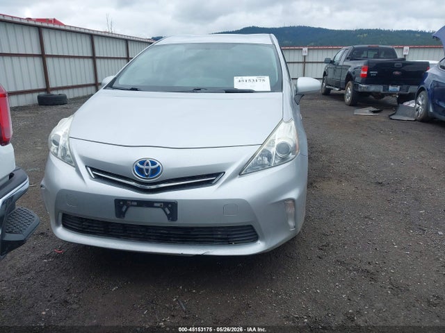 Toyota Prius v Two