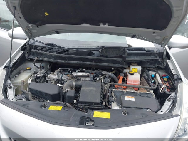 Toyota Prius v Two