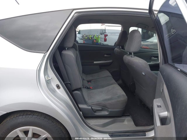 Toyota Prius v Two