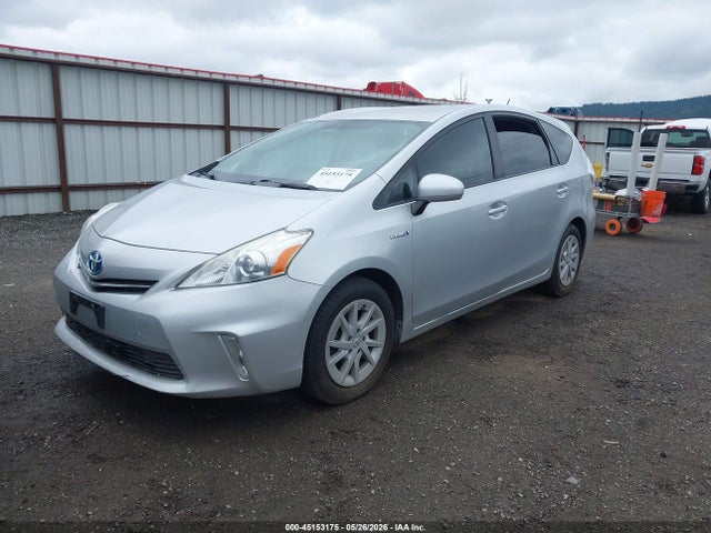 Toyota Prius v Two
