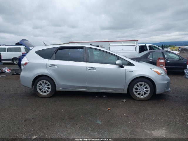 Toyota Prius v Two