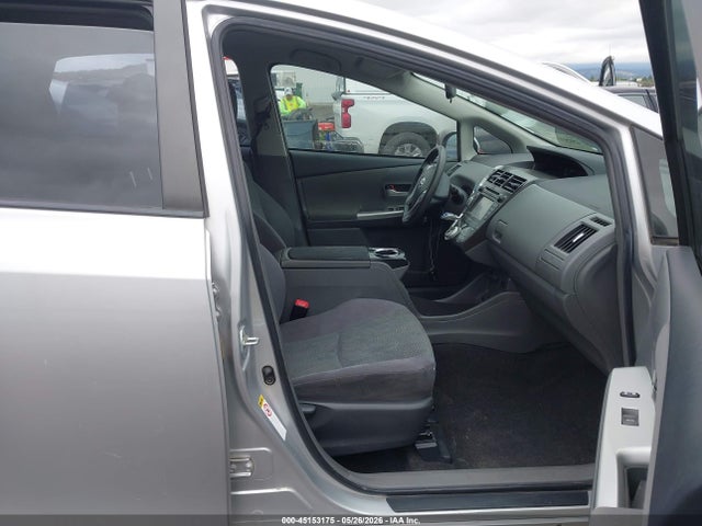 Toyota Prius v Two