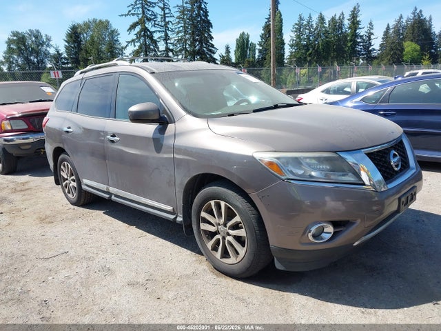 Salvage Nissan Pathfinder Image