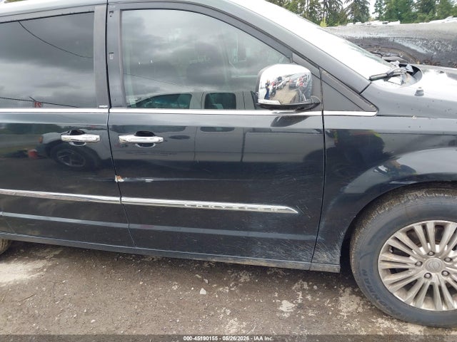Chrysler Town & Country Limited