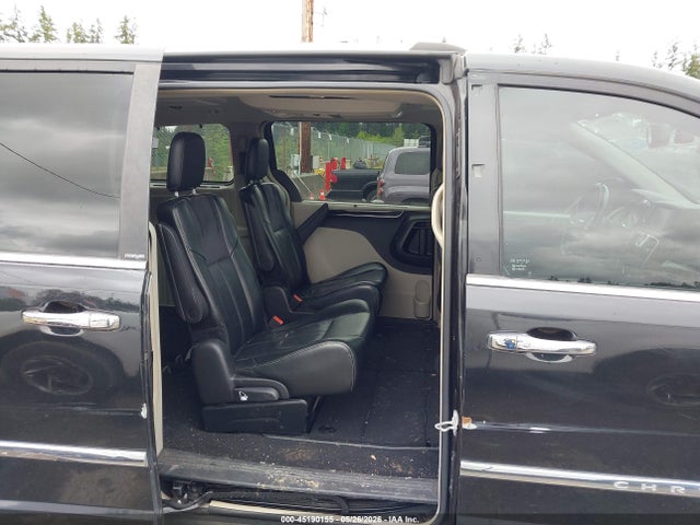 Chrysler Town & Country Limited