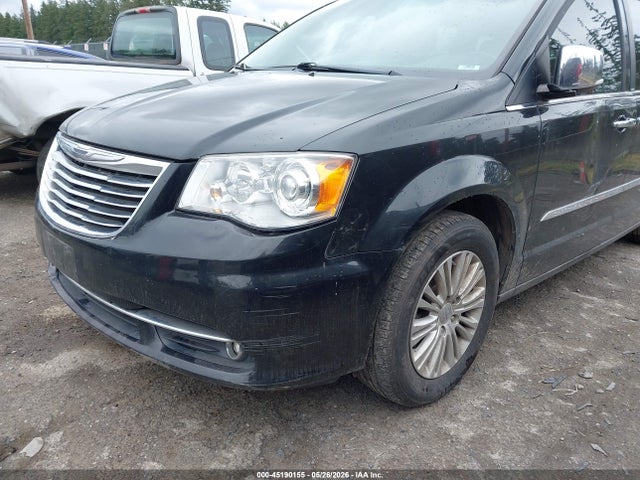 Chrysler Town & Country Limited