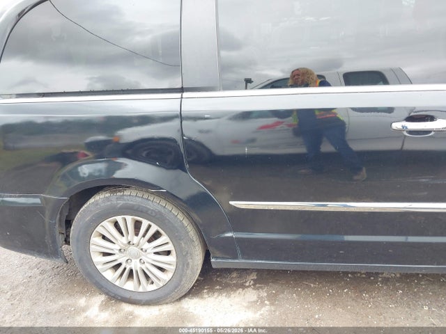 Chrysler Town & Country Limited