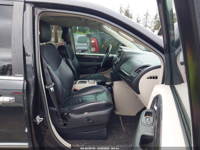 Chrysler Town & Country Limited