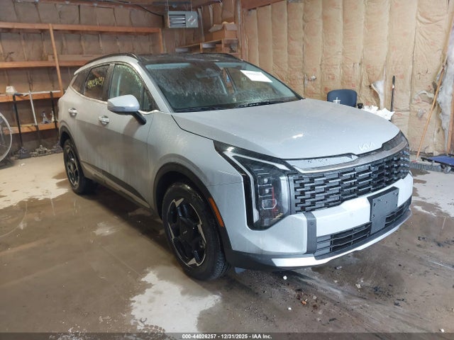 Salvage Kia Sportage Image
