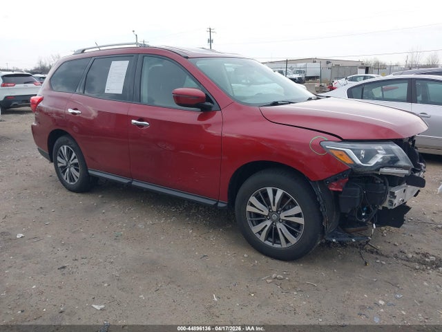 Salvage Nissan Pathfinder Image