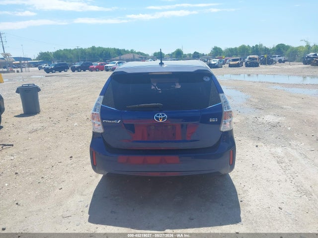 Toyota Prius v Five