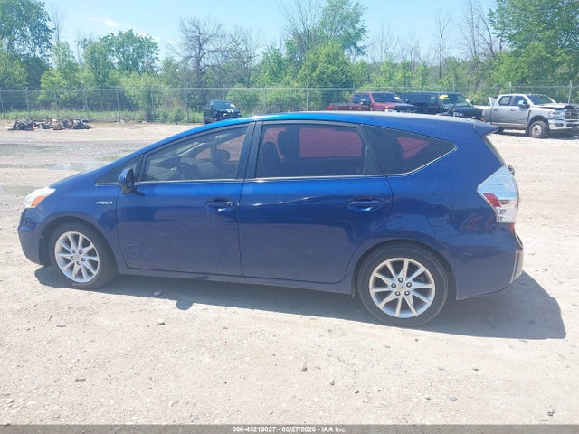 Toyota Prius v Five