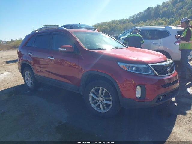 Salvage Kia Sorento Image