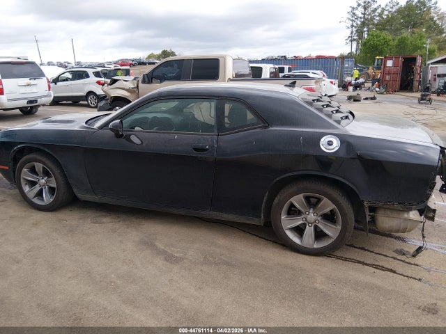 Dodge Challenger Sxt