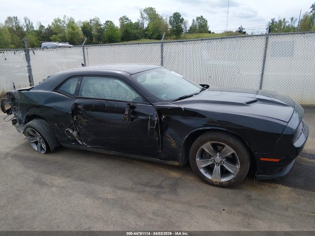 Dodge Challenger Sxt