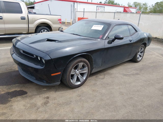 Dodge Challenger Sxt