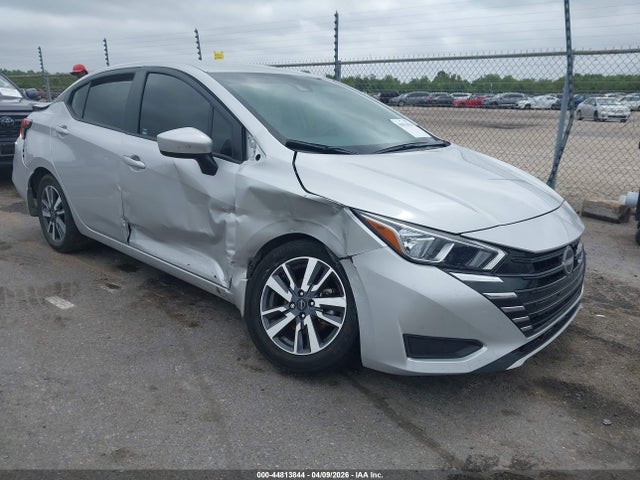 Salvage Nissan Versa Image